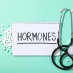 jercicio excesivo y desequilibrio hormonal afectando a las hormonas del cuerpo